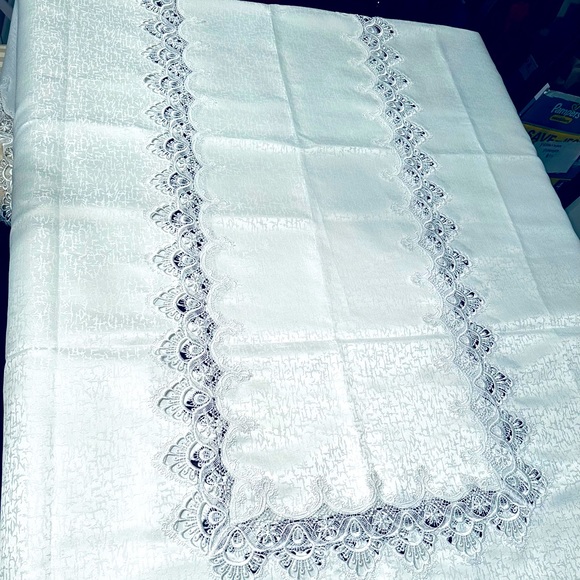 Large Victorian Style Lace Tablecloth 68x140